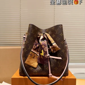 Louis Vuitton NéoNoé Bucket Bag, 25cm