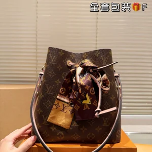 Louis Vuitton NéoNoé Bucket Bag, 25cm