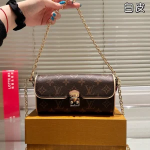 Louis Vuitton Pochette Métis East West Mini, 20x10cm