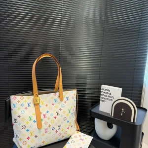 Louis Vuitton Lockit Tote Hobo, 35x29cm, Item 25342