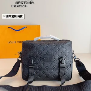 Louis Vuitton Outdoor Messenger Bag, Leather, 29*10*22cm