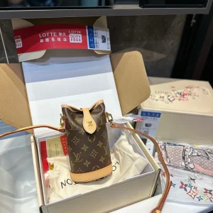 Louis Vuitton Fold Me Pouch M8874, 14.5x18.0x6.5 cm