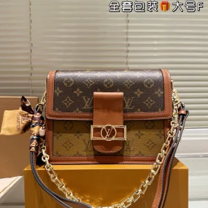 Louis Vuitton Dauphine Messenger Bag, Leather, Large 25x18cm