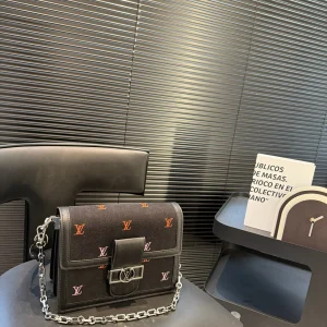 Louis Vuitton Dauphine Messenger Bag, 25x19cm, Item 44931