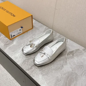 Louis Vuitton Autumn/Winter Beanie Shoes / Loafers Cowhide Size 35-41