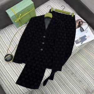 Gucci 26 Early Spring Series GG Rhinestone Velvet Lapel Blazer Set
