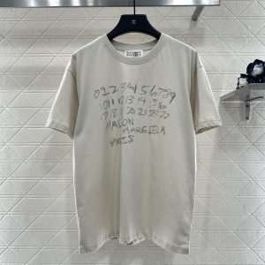 Marni 26 Early Spring New Round Neck Script Logo Tee