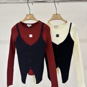 Chanel 26 Early Spring New Round Neck Letter Logo Color Block Pseudo Two-piece