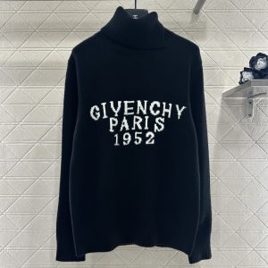 Givenchy 26 Early Spring New Knit Pullover High Neck