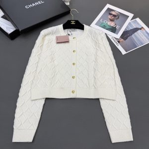 Miu Miu 26 Early Spring New Resort Check Cardigan