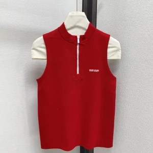 Miu Miu 26 Early Spring New Solid Logo Half Zip Vest