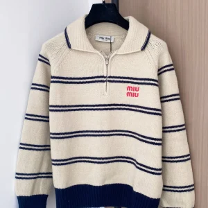 Miu Miu 26 Early Spring New Long Sleeve with Logo