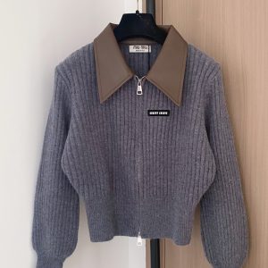Miu Miu 26 Early Spring New Cardigan with Logo